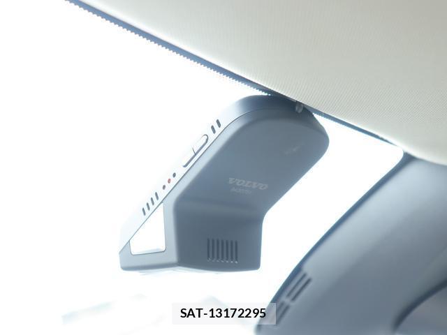 Volvo V40 2016-08 8003451-16