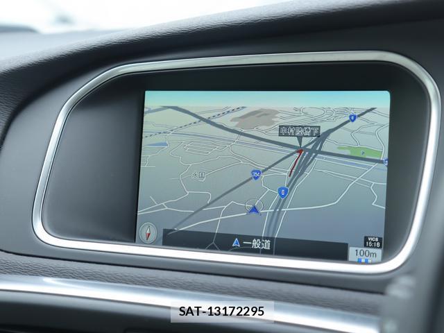 Volvo V40 2016-08 8003451-18