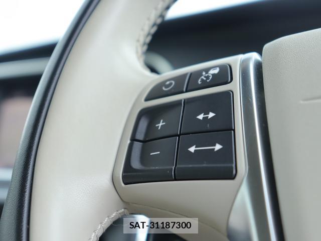 Volvo V40 2017-08 8003452-13