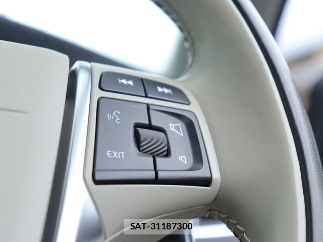Volvo V40 2017-08 8003452-14