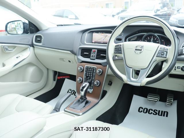Volvo V40 2017-08 8003452-15