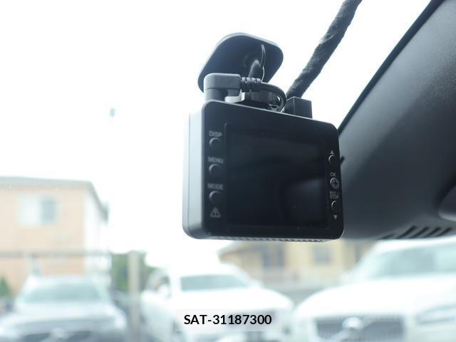 Volvo V40 2017-08 8003452-16
