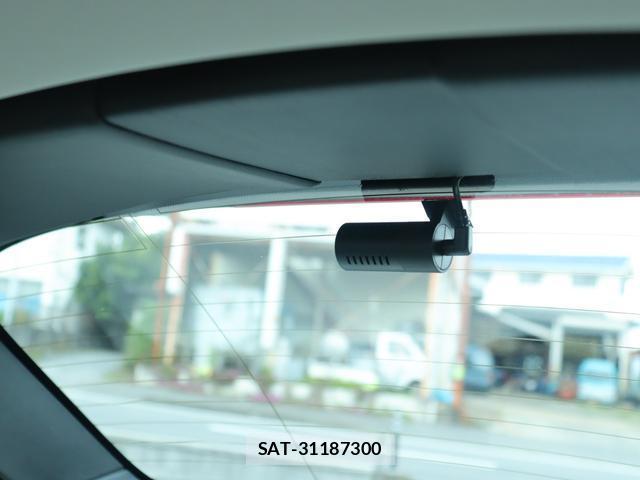 Volvo V40 2017-08 8003452-17