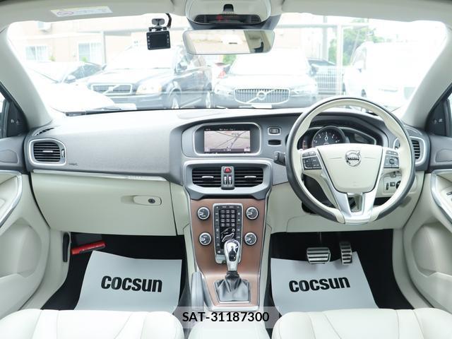 Volvo V40 2017-08 8003452-3