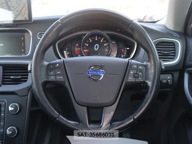 Volvo V40 2013-07 8004849-11
