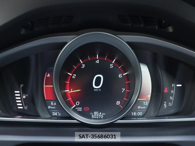 Volvo V40 2013-07 8004849-12