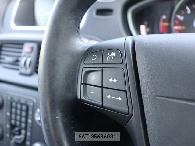 Volvo V40 2013-07 8004849-13