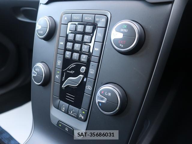 Volvo V40 2013-07 8004849-19