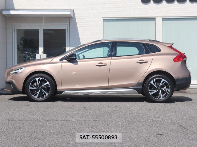 Volvo V40 2017-03 8004856-10