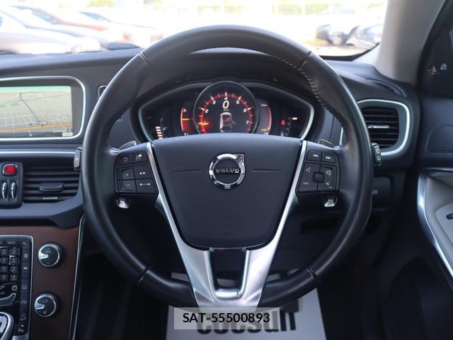 Volvo V40 2017-03 8004856-11