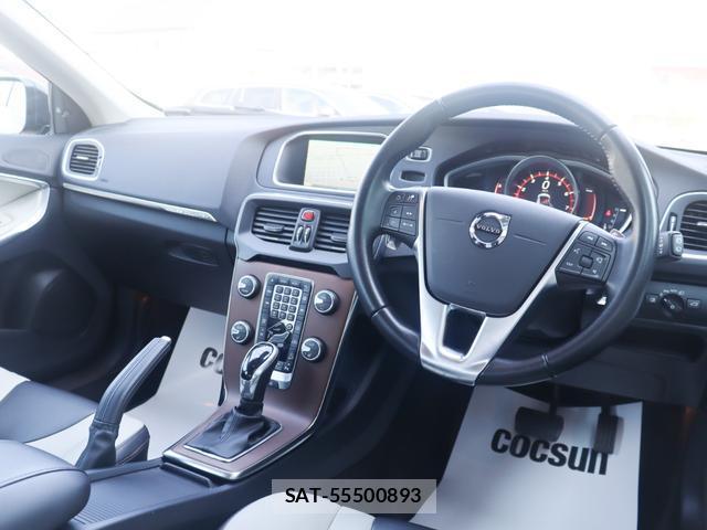 Volvo V40 2017-03 8004856-15