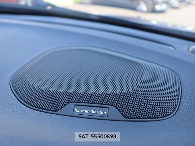 Volvo V40 2017-03 8004856-16
