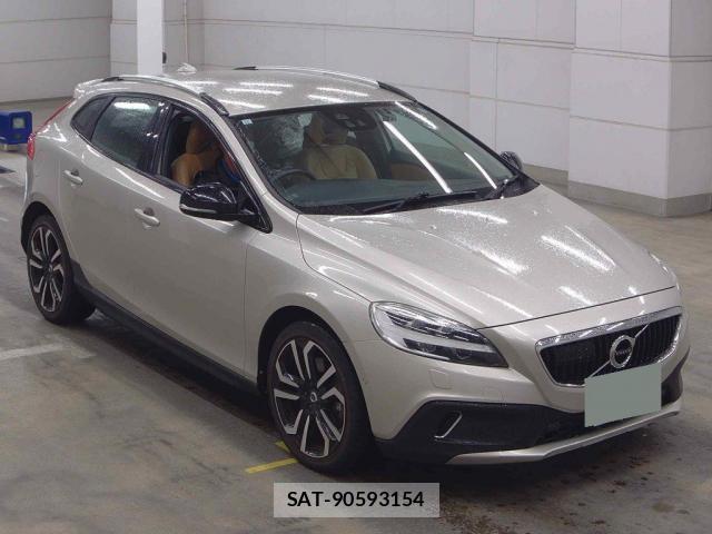 Volvo V40 2018-01 8010274-3
