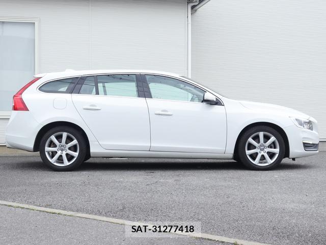 Volvo V60 2018-04 8003454-6