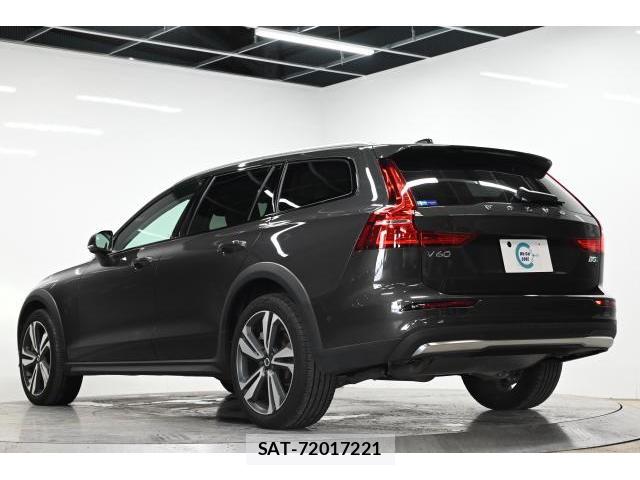 Volvo V60 2024-05 8009840-1