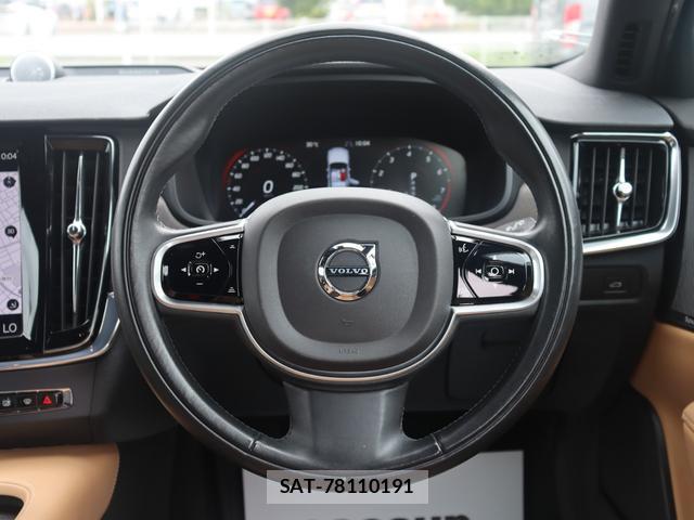 Volvo V90 2017-07 8004851-11