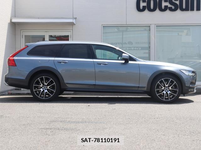 Volvo V90 2017-07 8004851-6