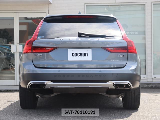 Volvo V90 2017-07 8004851-8