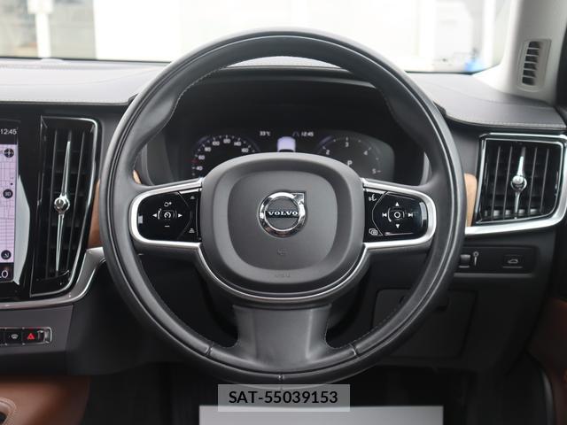 Volvo V90 2019-05 8004854-11
