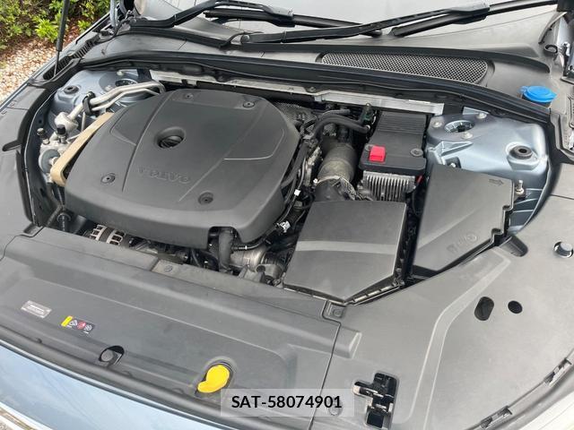 Volvo V90 2018-08 8004871-15