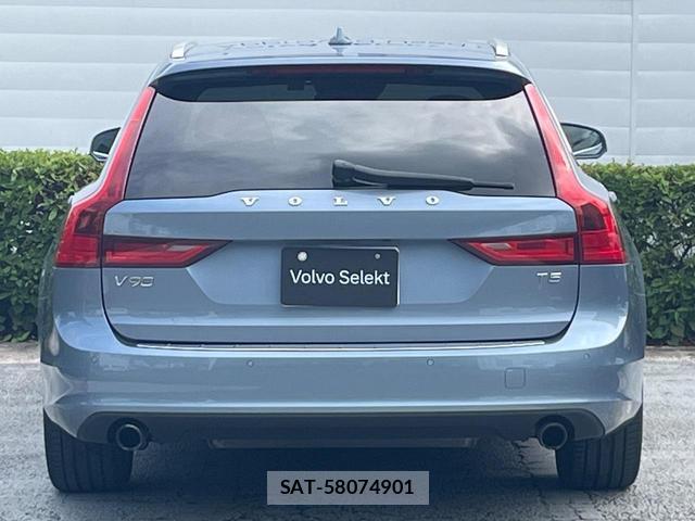 Volvo V90 2018-08 8004871-18