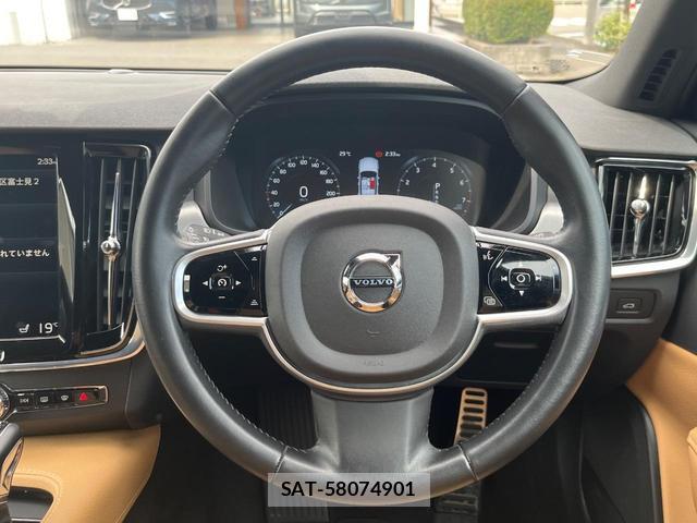 Volvo V90 2018-08 8004871-8