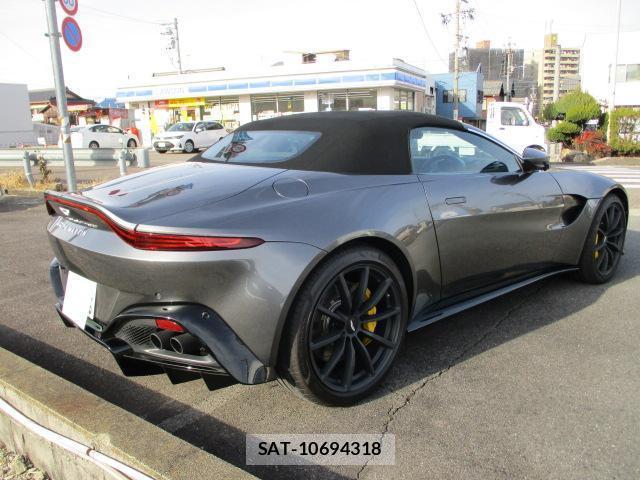 Aston Martin VANTAGE 2022-07 8006948-13