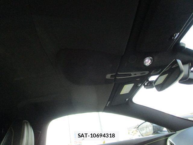 Aston Martin VANTAGE 2022-07 8006948-15