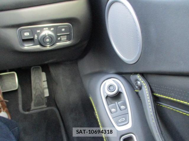 Aston Martin VANTAGE 2022-07 8006948-16