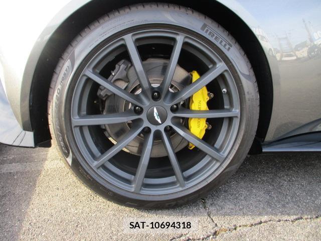 Aston Martin VANTAGE 2022-07 8006948-18