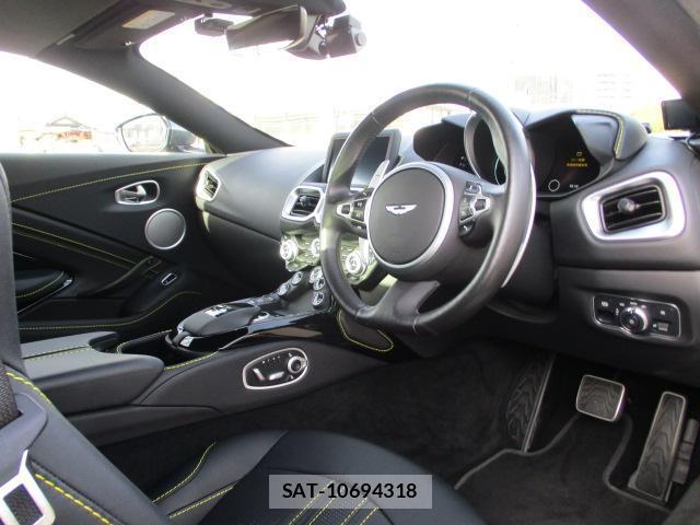 Aston Martin VANTAGE 2022-07 8006948-2
