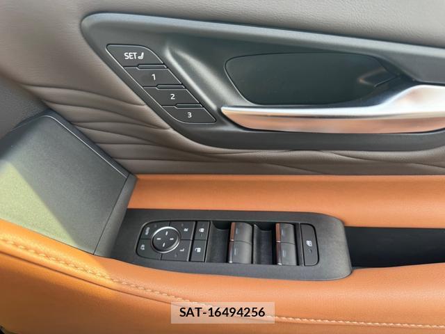 Toyota VELLFIRE 2024-03 8009809-10