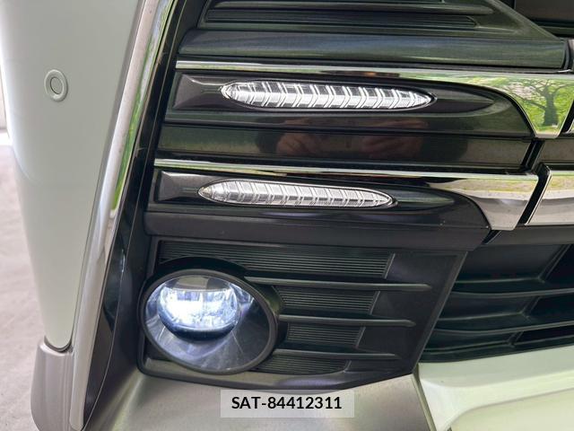 Toyota VELLFIRE 2016-08 8009867-12