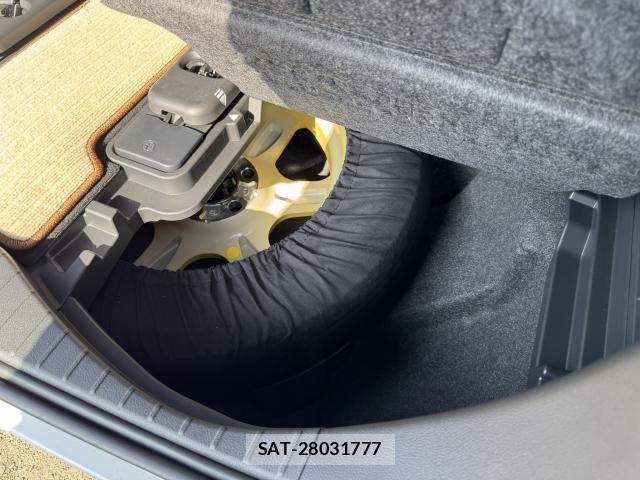 Toyota VELLFIRE 2025-06 8010368-17