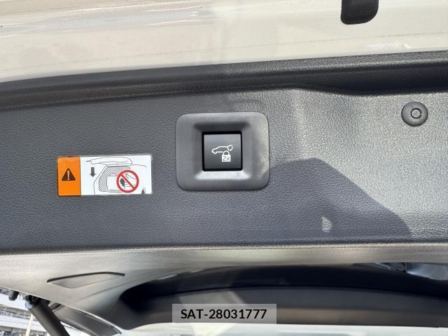 Toyota VELLFIRE 2025-06 8010368-18