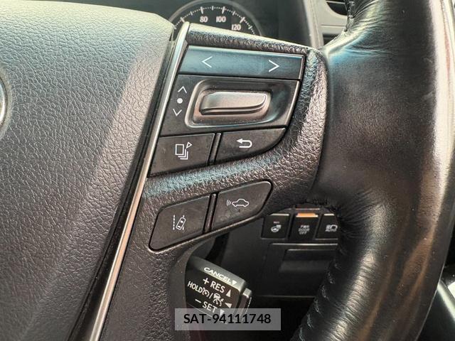 Toyota VELLFIRE 2018-04 8011578-6