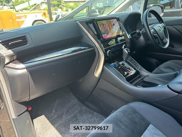 Toyota VELLFIRE 2019-07 8011580-19