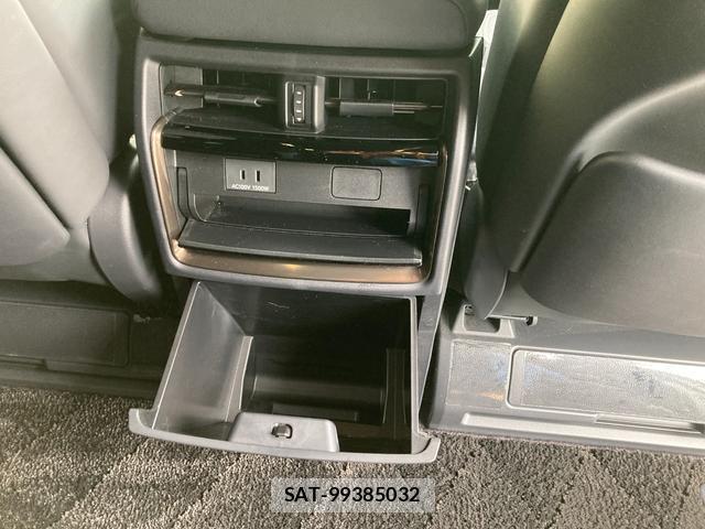 Toyota VELLFIRE 2023-12 8011821-13