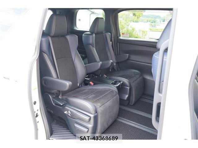 Toyota VELLFIRE 2016-08 8011936-12