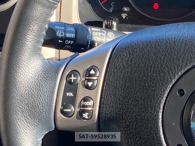 Mazda VERISA 2014-04 8007053-11