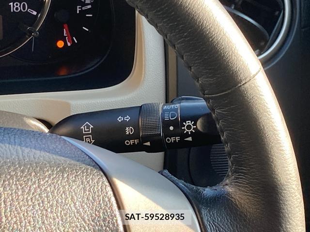 Mazda VERISA 2014-04 8007053-12