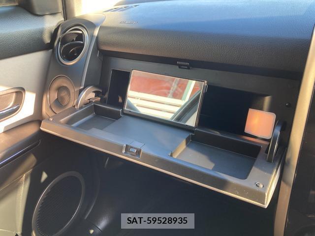 Mazda VERISA 2014-04 8007053-13