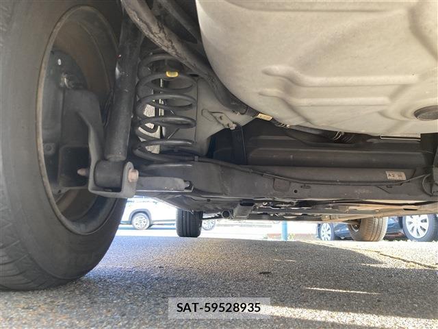 Mazda VERISA 2014-04 8007053-16