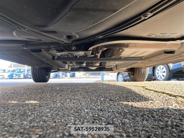 Mazda VERISA 2014-04 8007053-17