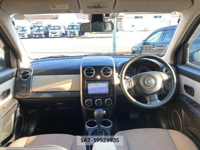 Mazda VERISA 2014-04 8007053-2