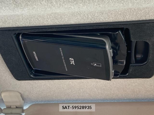Mazda VERISA 2014-04 8007053-5