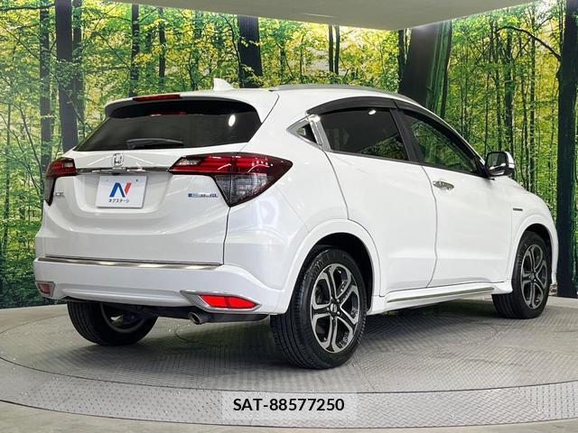 Honda VEZEL 2018-03 8006917-16