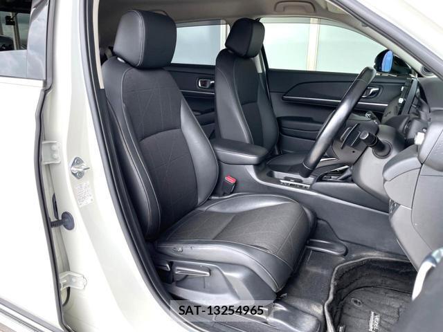 Honda VEZEL 2021-06 8009909-12
