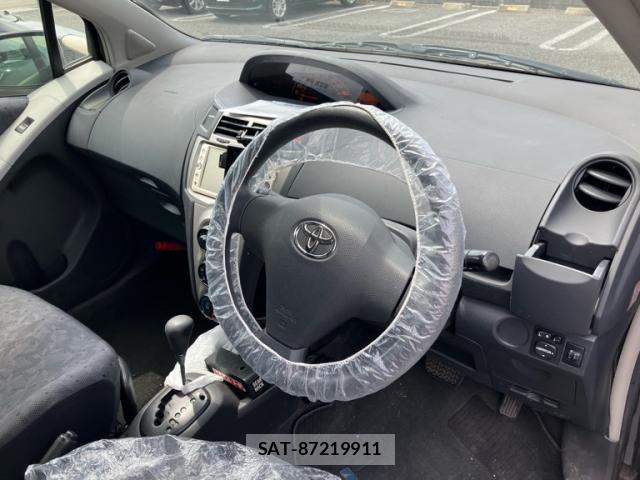 Toyota VITZ 2009-08 8004834-17