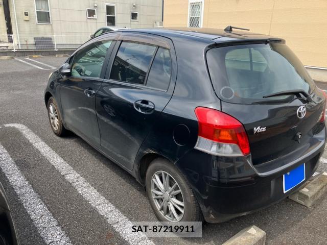 Toyota VITZ 2009-08 8004834-5